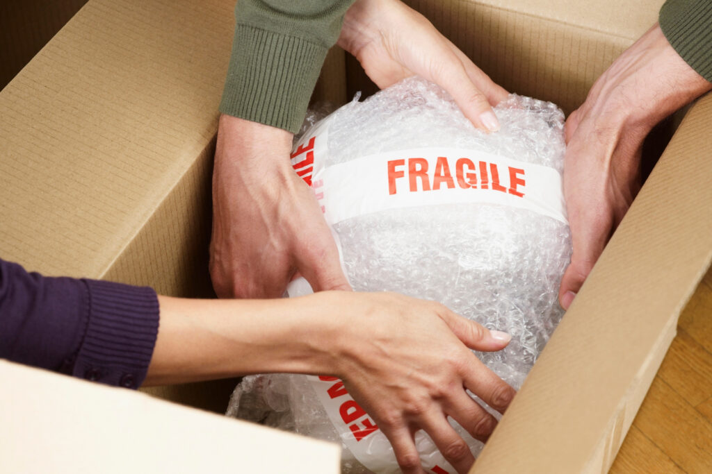 fragile item for house moving